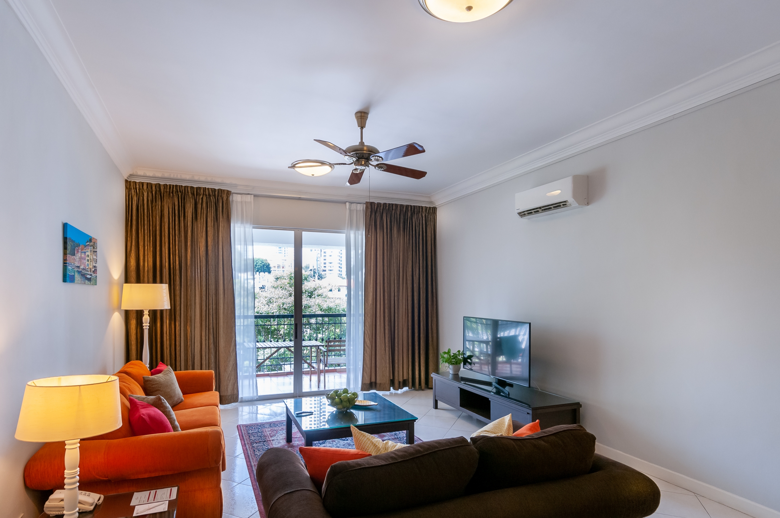 3BR_living 06